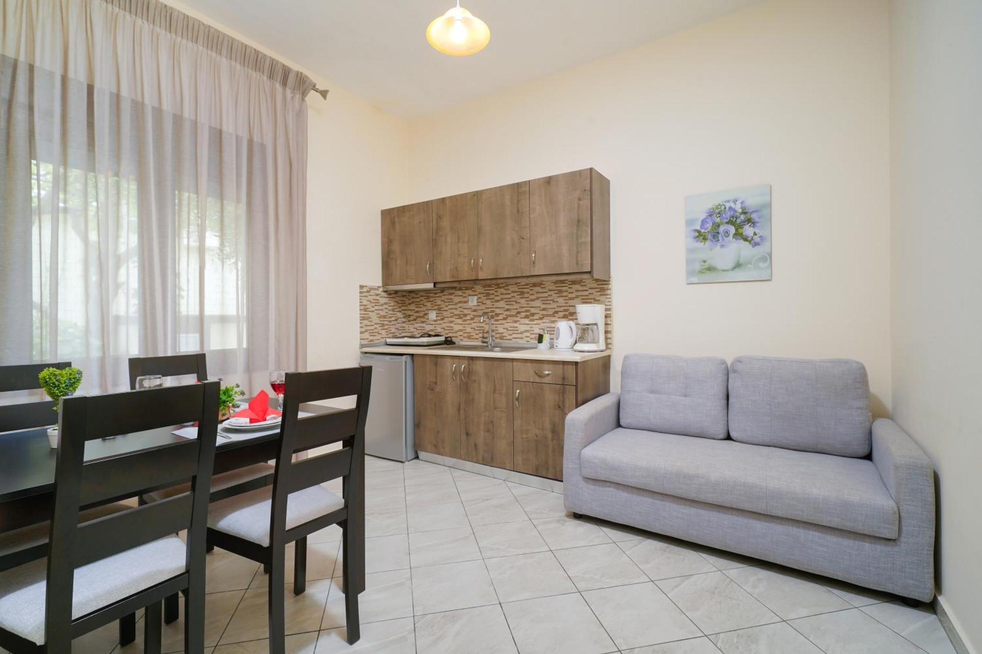 Maria Dina Apartments 1 Potos Exterior photo