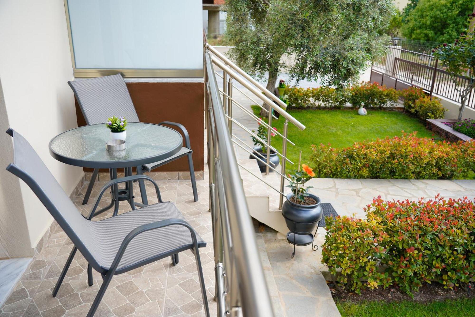 Maria Dina Apartments 1 Potos Exterior photo